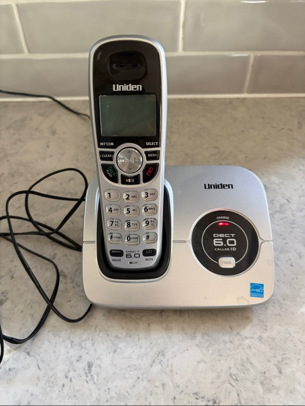 Uniden DECT 1560 Cordless Phone System - DECT 6.0 Caller ID Speakerphone Set